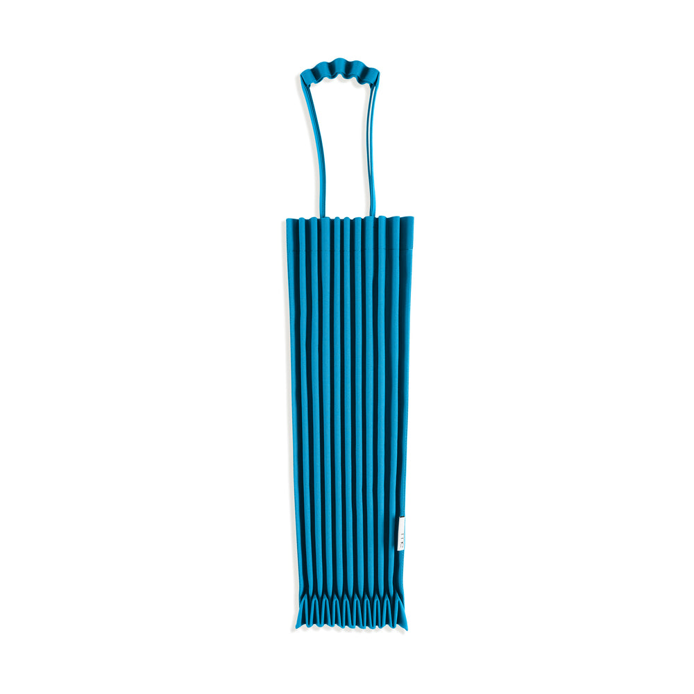 me ISSEY MIYAKE Recycled Polyester Trunk Pleats Bag – Cyan