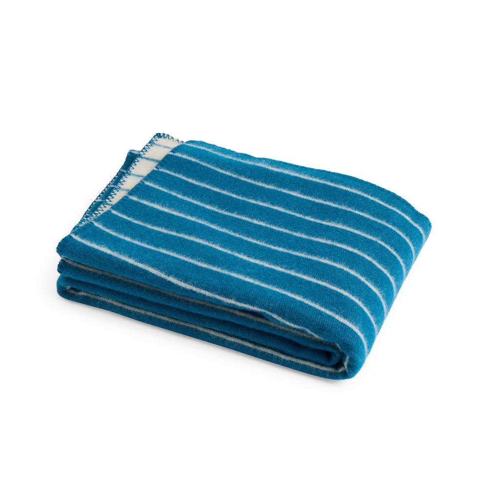 HAY Outdoor Market by Jasper Morrison Shop Reversible Wool Throw – Blue/ Beige