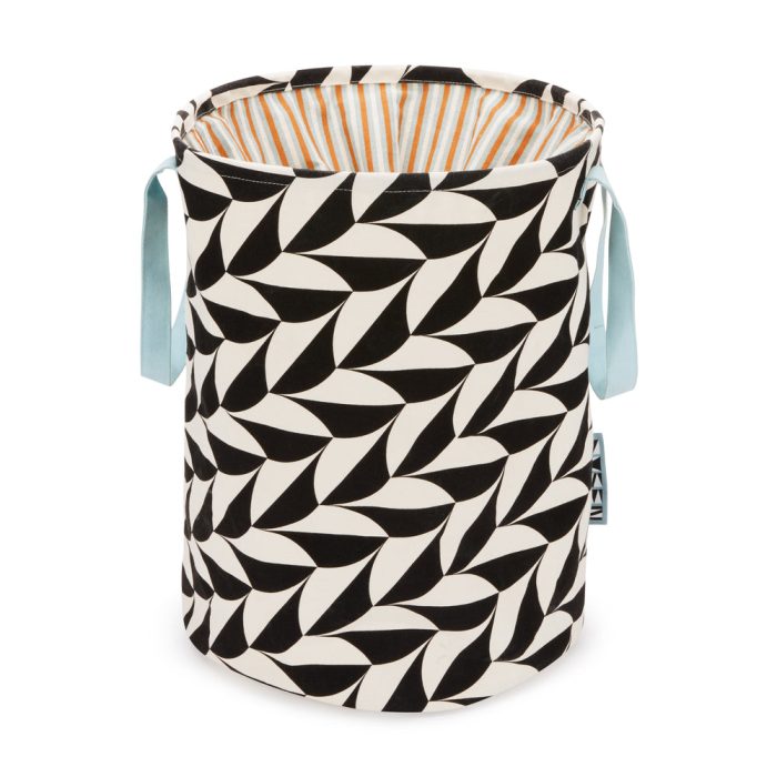Dusen Dusen Canvas Laundry Bin – Scallop