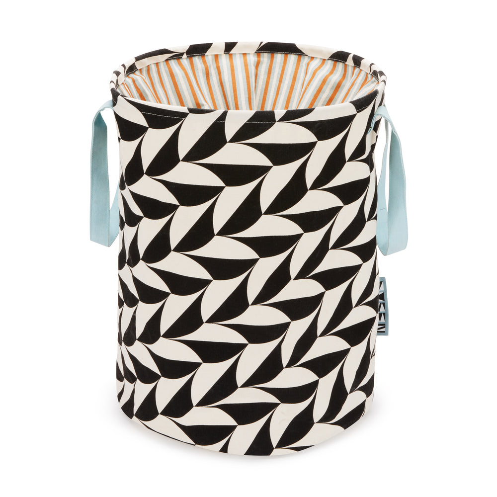 Dusen Dusen Canvas Laundry Bin – Scallop