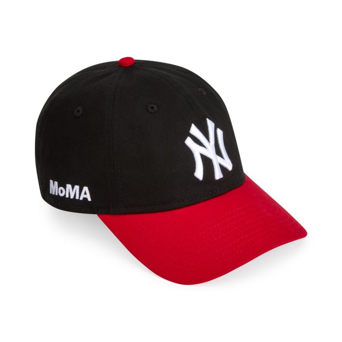 MoMA Yankees Two-Tone Adjustable Baseball Cap – Black/ Red