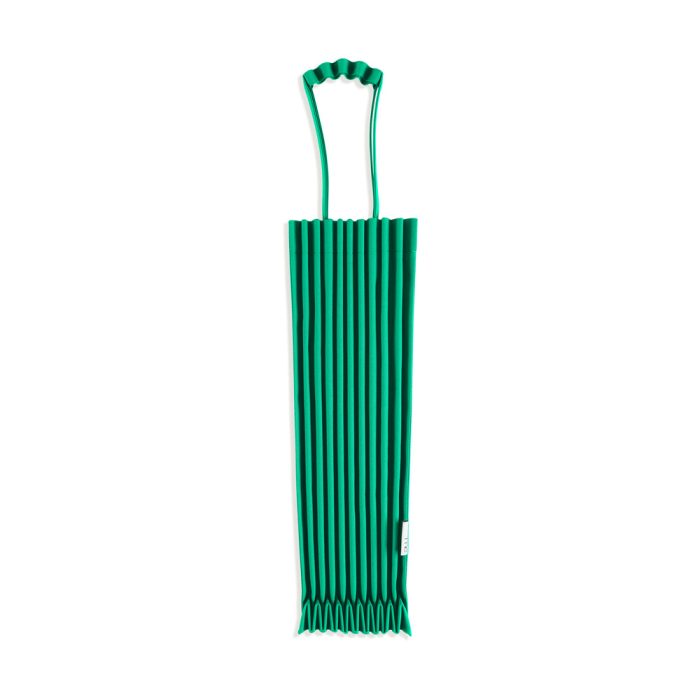 me ISSEY MIYAKE Recycled Polyester Trunk Pleats Bag – Emerald Green